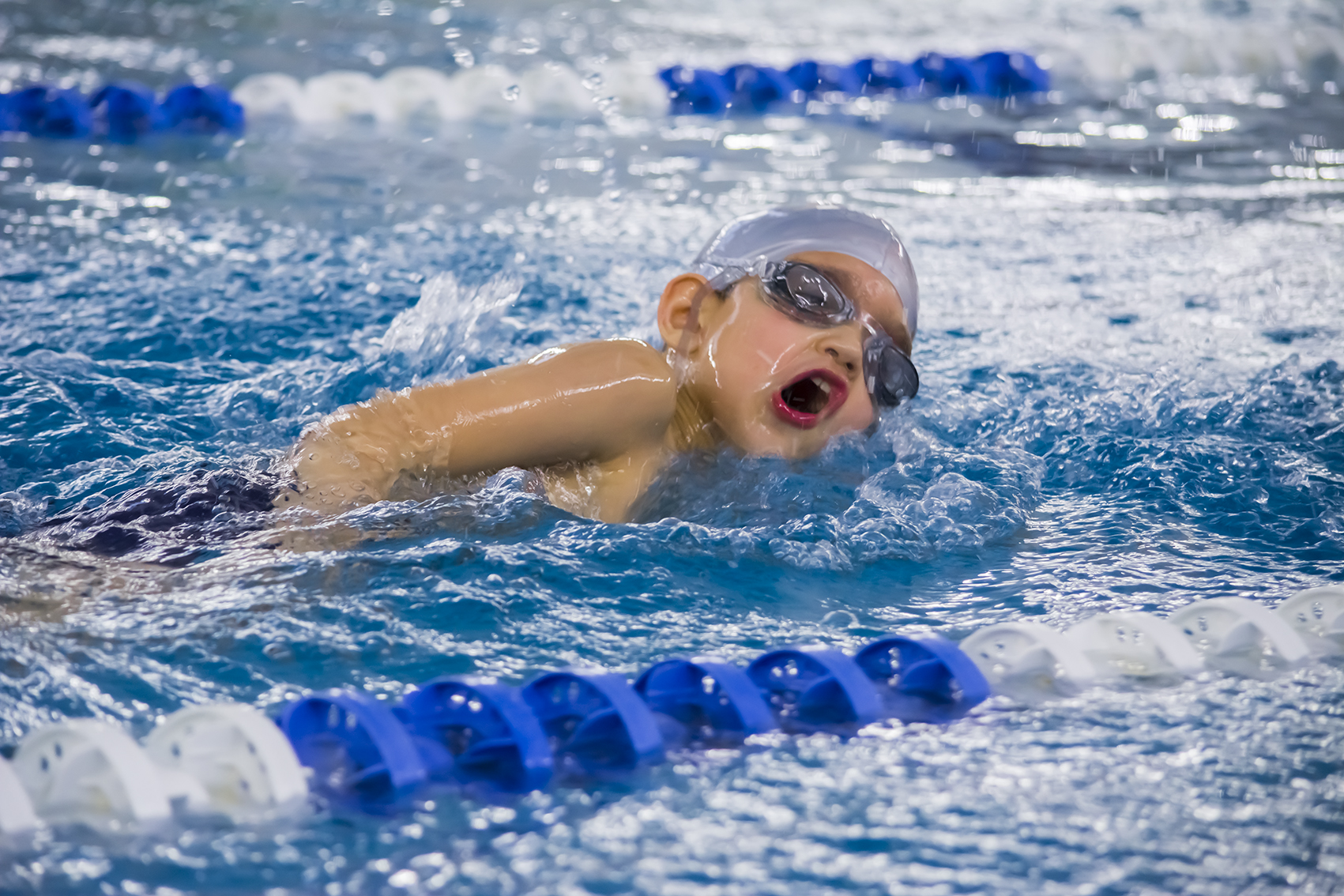 Have swimming. Плавание дети. Плавание в бассейне дети. Соревнования в бассейне для детей. Пловец.